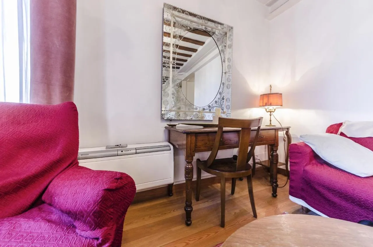 Biennale Suite Venice 0*,